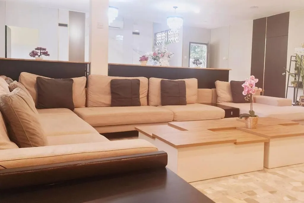 Bali Modern Style Villa Up To 20Pax In Kl Kuala Lumpur